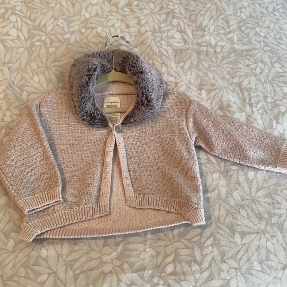 FIRST IMPRESSIONS faux fur collar cardigan